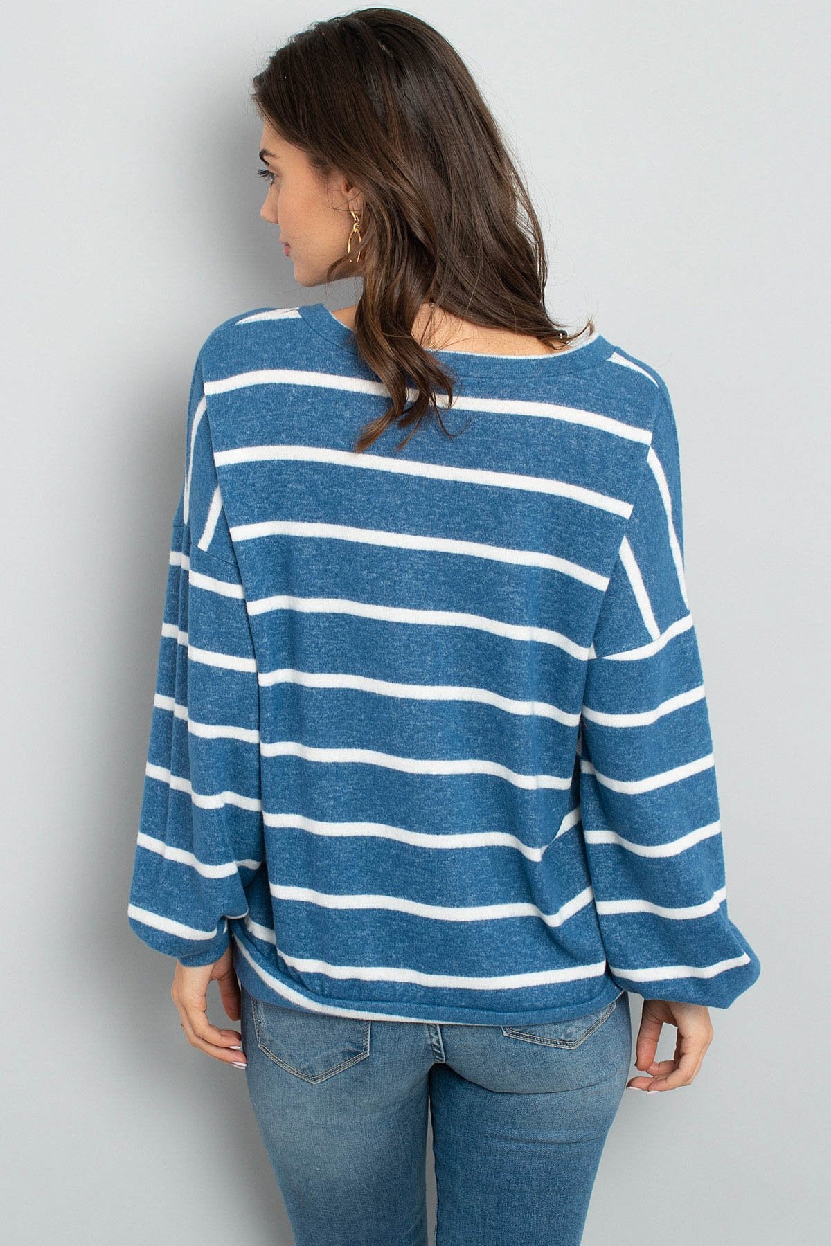 Oversized Puff Sleeved V-Neck Striped Top