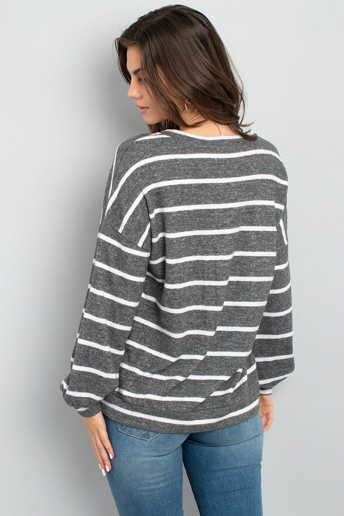 Oversized Puff Sleeved V-Neck Striped Top