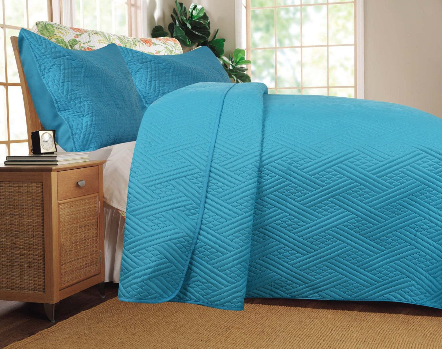 Solid Turquoise Teal Blue Lagoon Lightweight Quilted Coverlet Bedspread Set (LH3000)