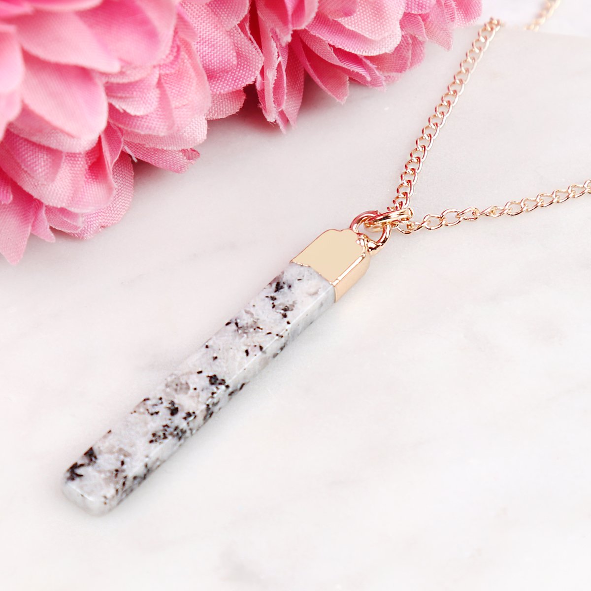 Hdn3120 - Bar Stone Pendant Necklace